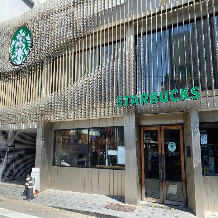 스타벅스 청담스타R점 사진 2